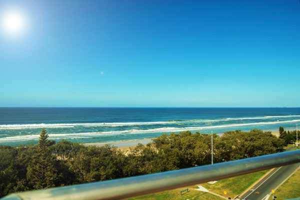 Equinox Holiday -Beachront - Surfers Paradise- Balcony View .3