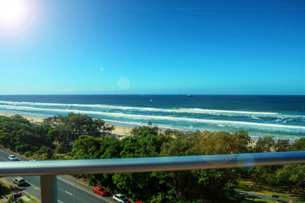 Equinox Holiday -Beachront - Surfers Paradise- Balcony View.2