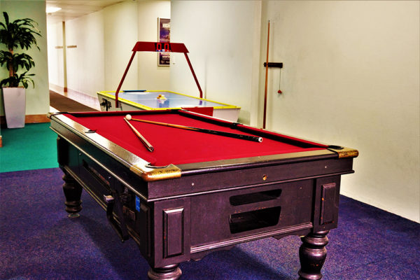 Equinox Holiday -Beachront - Surfers Paradise- Games room