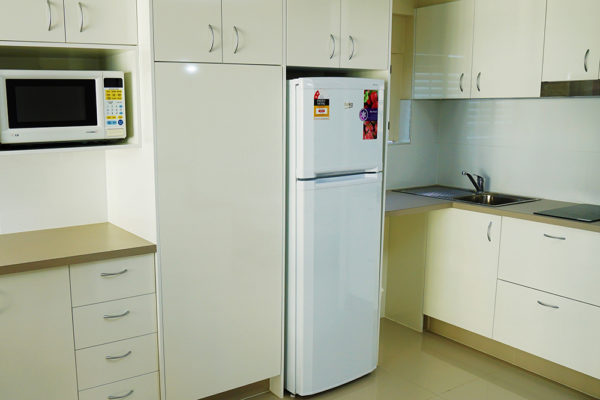 Equinox Holiday -Beachront - Surfers Paradise- Kitchen